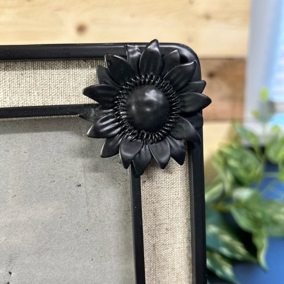 5x7 Sunflower Frame Croft and Barrow Metal Sunflowers Burlap Inset Black‎ Trim - Picture 12 of 12